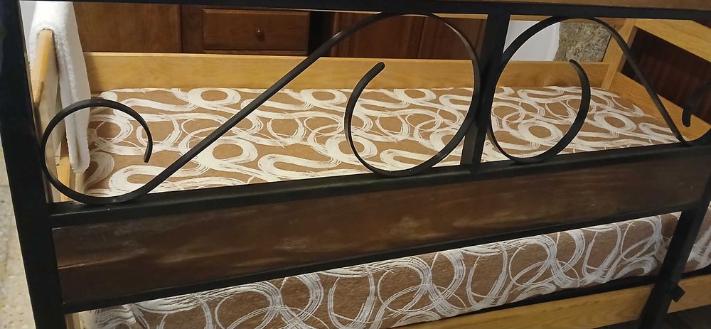 Vendo cama de ferro e madeira