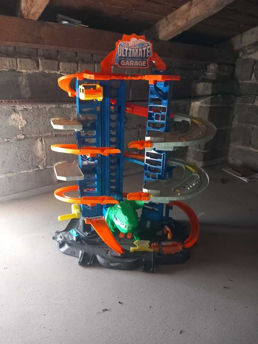 HotWheels t-rex garage GJL14