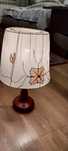 Lampa drewnianą z abażuram