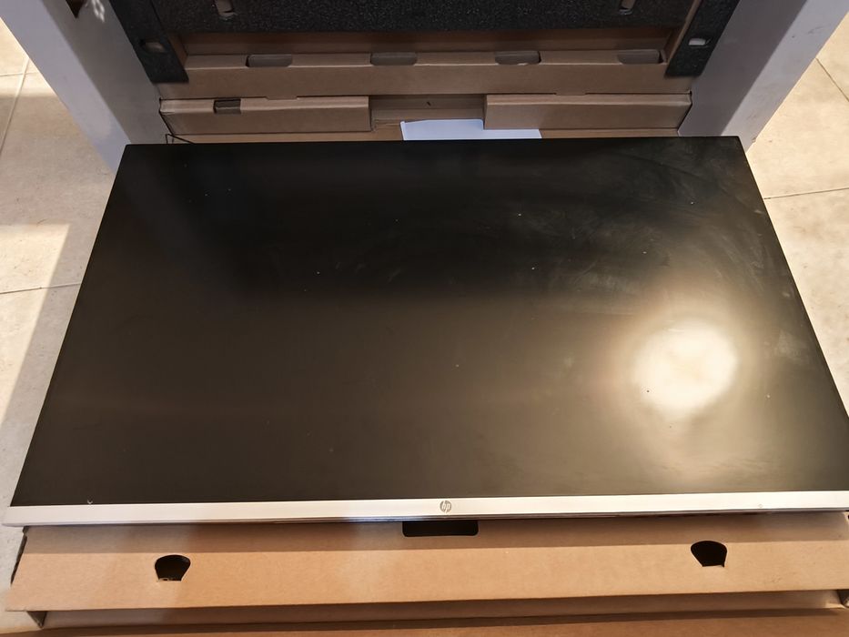 Monitor HP M32f 80cm
