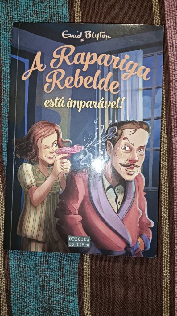 Livros "A rapariga rebelde"