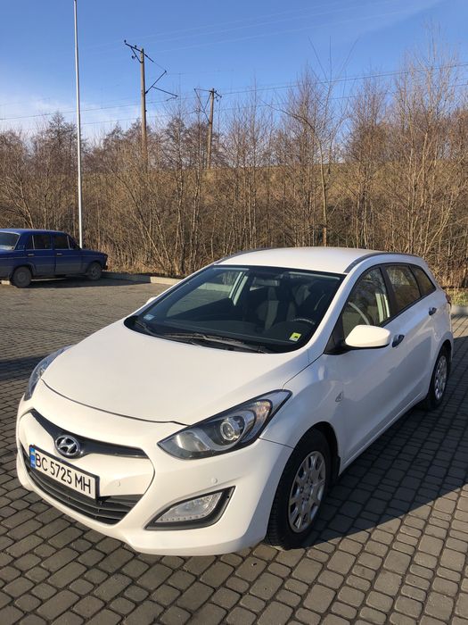 Шукаю водія таксі. Надаю авто в оренду