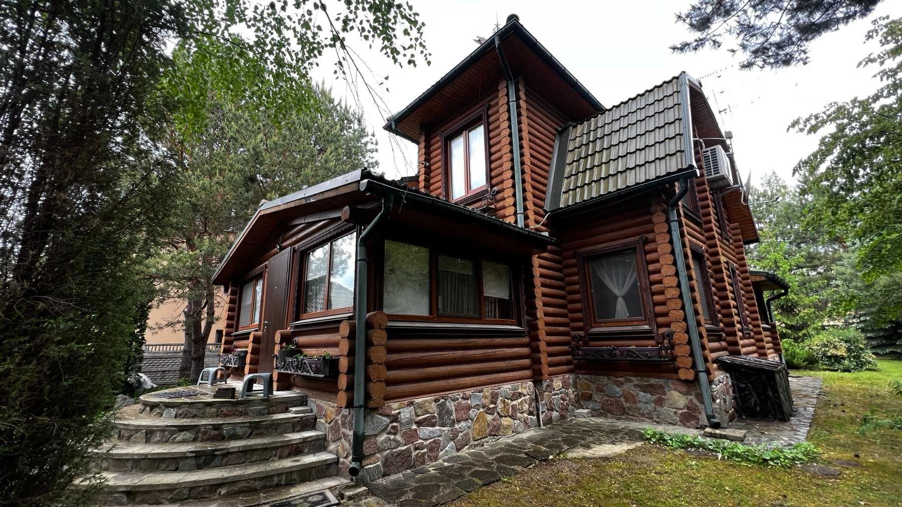 Продаж приватного будинку в с. Кухарі