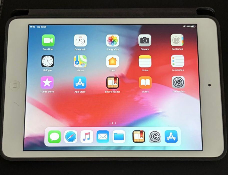 Apple iPad Mini 2 WIFI 32GB Ecrã 7,9 c/capa Original em pele incluída