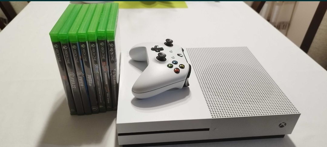 X-box one s + 1 pad + 7 gier
