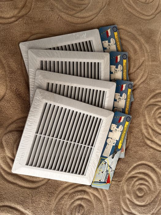 Kratka wentylacyjna 17x17 biała z siatką - 4 szt.