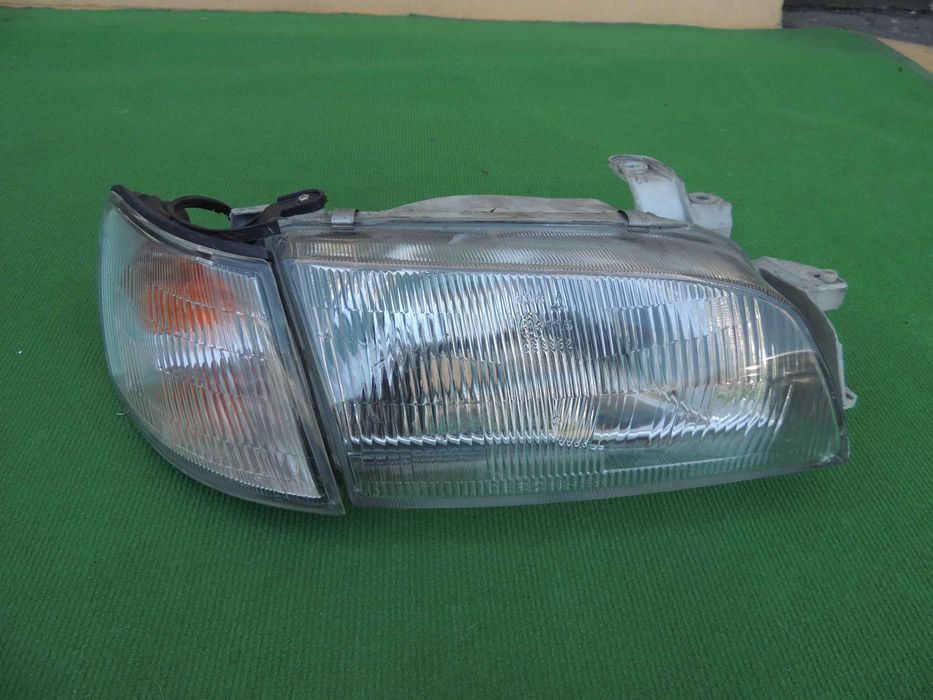 Lampa przednia prawa europejska Toyota Carina E 92,93,94,95,96,97,98