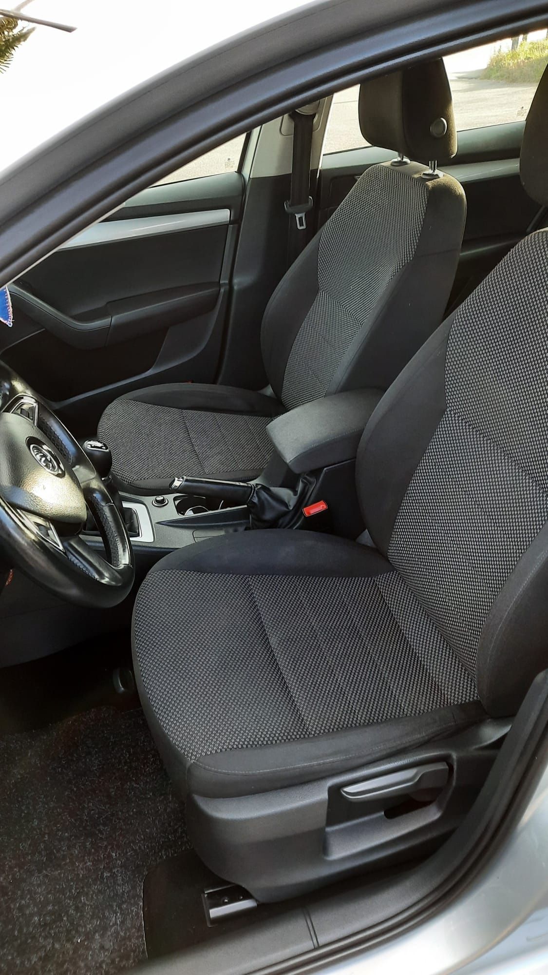 Skoda"2015 bem estimada urgente "