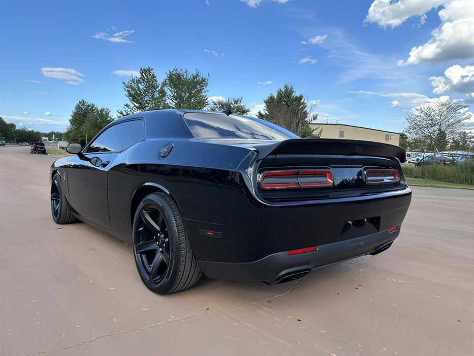 Dodge Challenger SRT Hellcat      2021