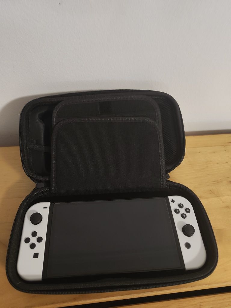 Nintendo Switch OLED Desbloqueada - Com ofertas