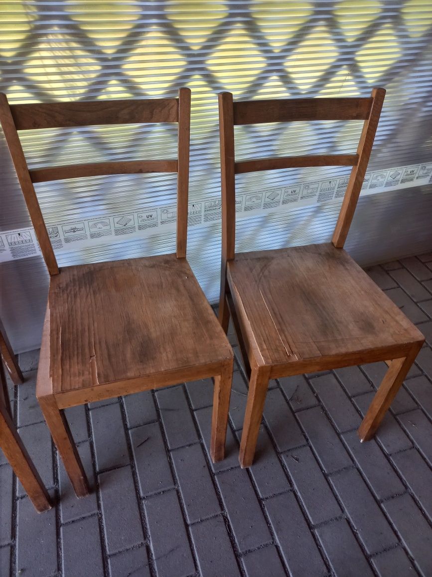 Drewniany komplet PRL - dwa stoły plus cztery krzesła