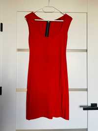 Czerwona dopasowana sukienka rozmiar M