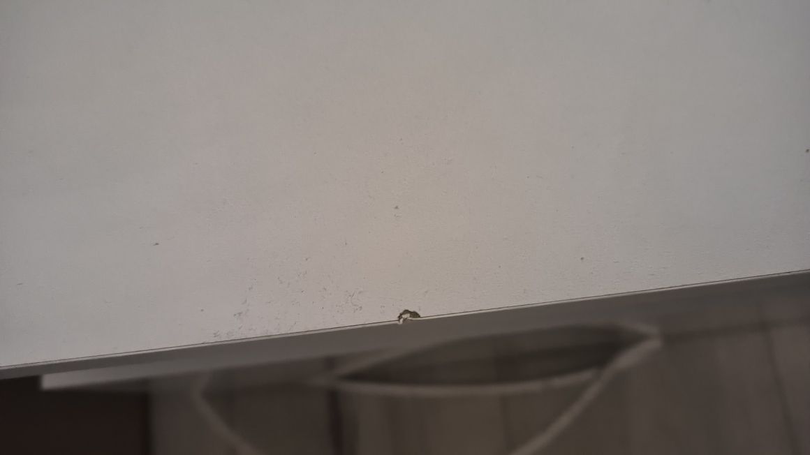 Biała szafka pod telewizor