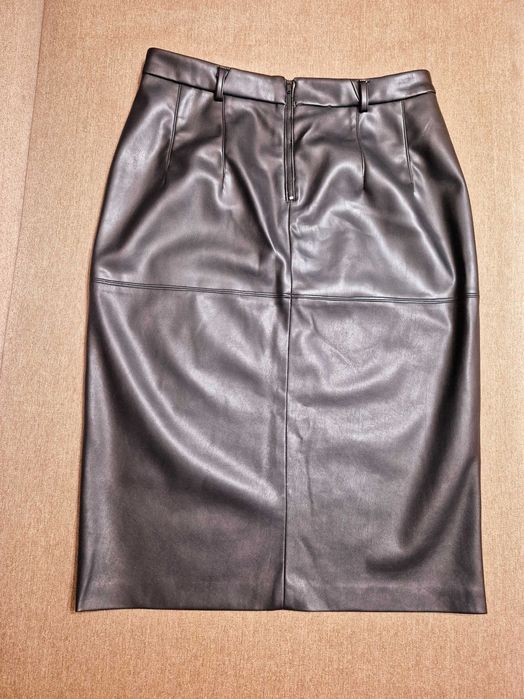 Жіноча шкіряна спідниця