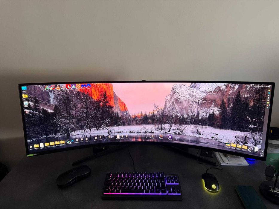 Samsung Odyssey G9 49” QLED 240Hz
