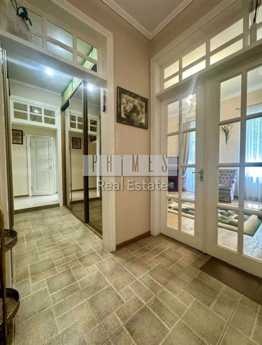 Продаж 2к квартири, вул. Хмельницького Богдана, 84, Центр