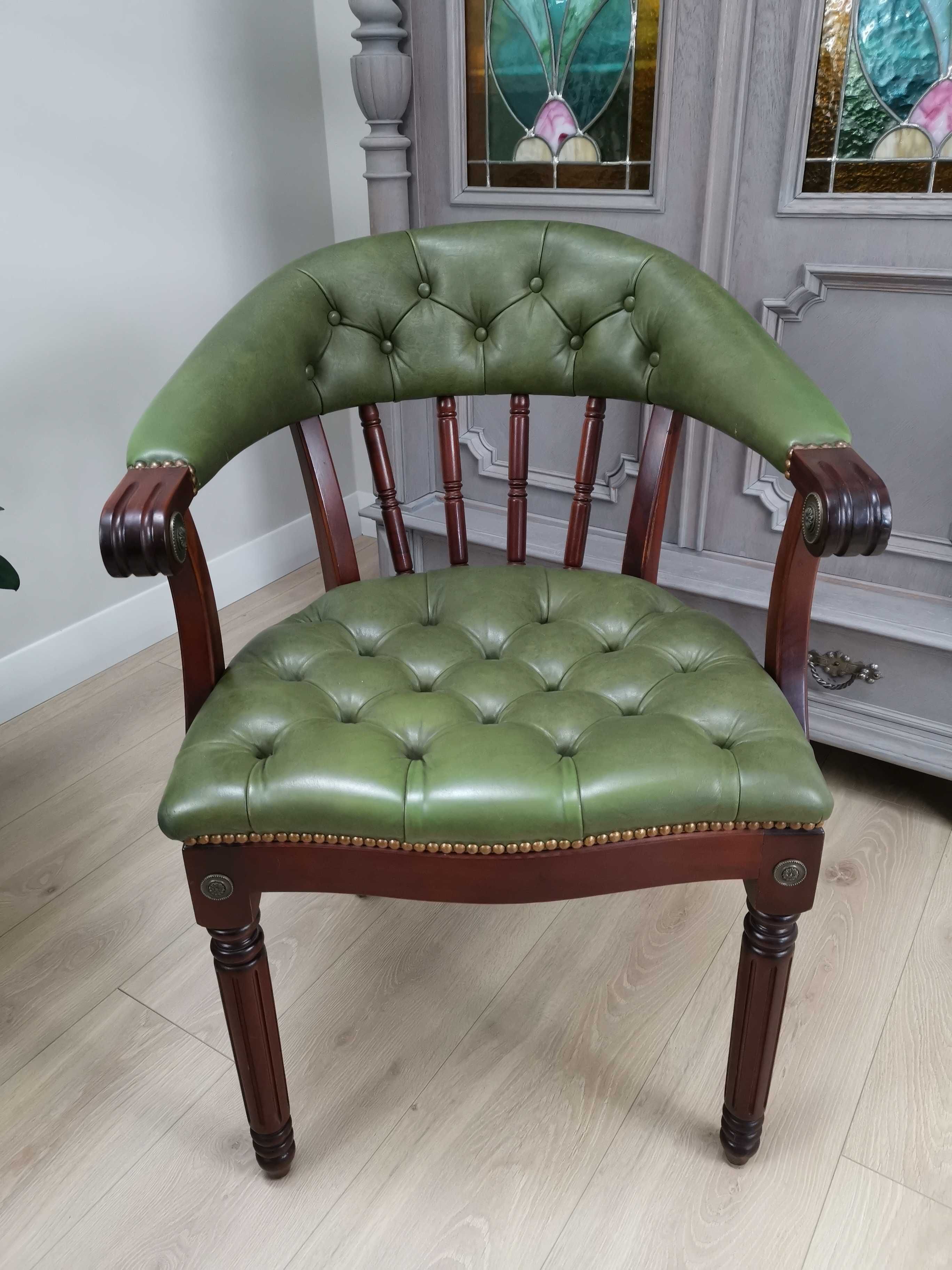 Mahoniowy Fotelik  chesterfield skóra 750/2025