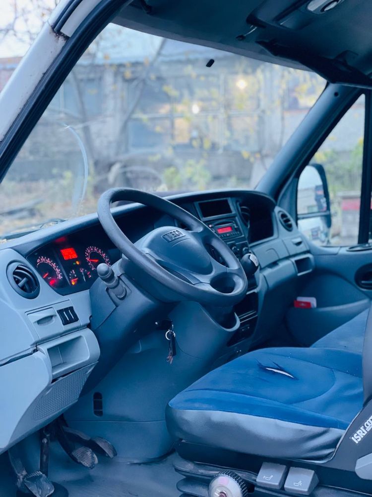 Продам IVEKO Daily 2.3 TDI в хорошем состоянии Срочно торг