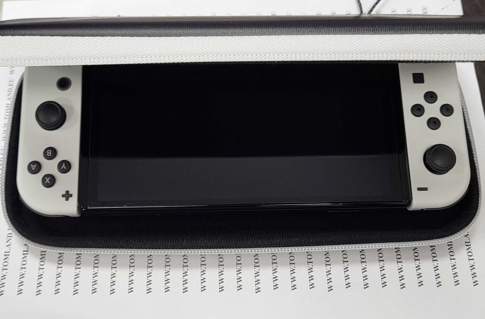 Konsola Nintendo Switch OLED biała stan idealny + karta 128GB + etui