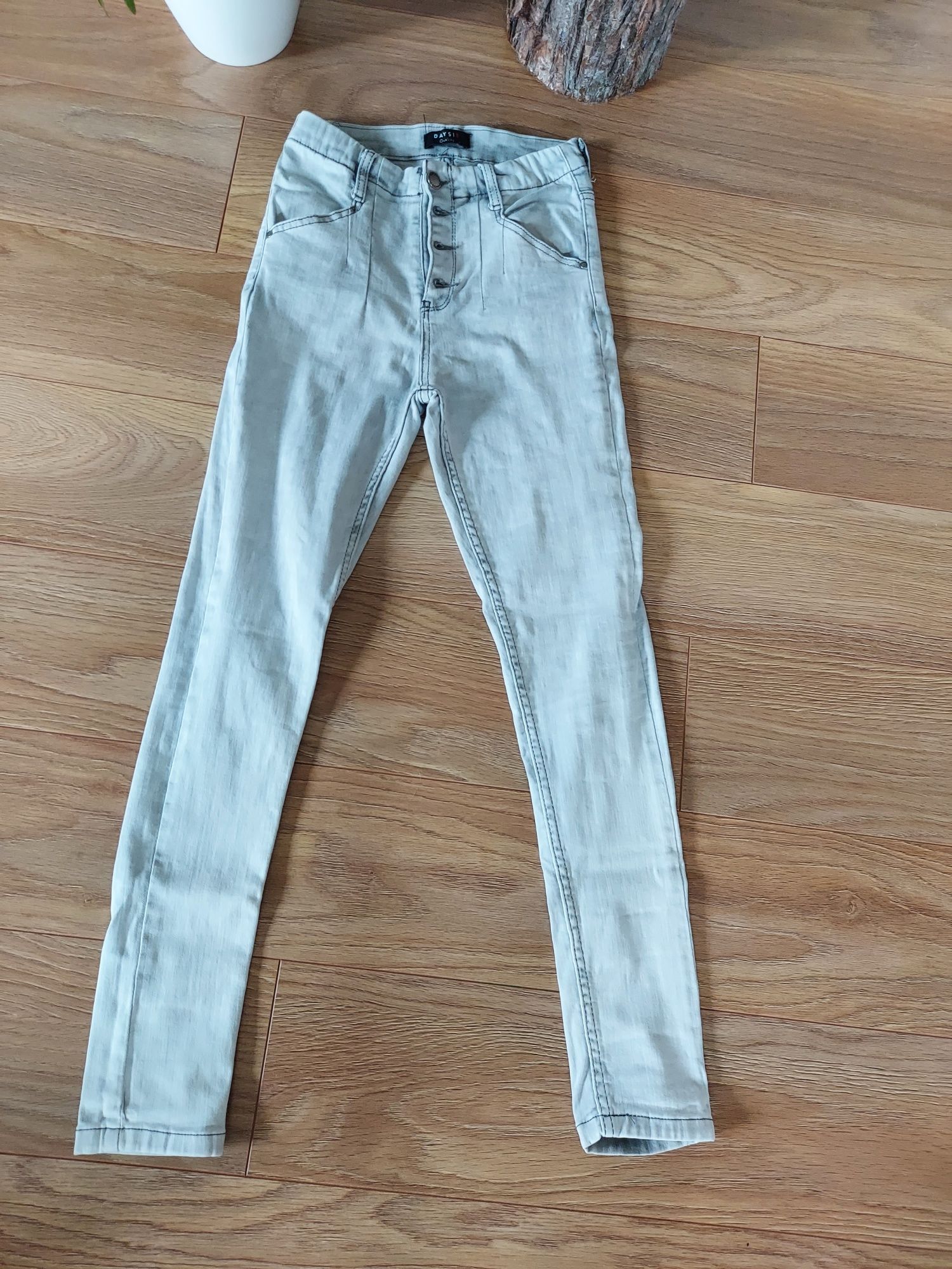 Spodnie jeans rozmiar S