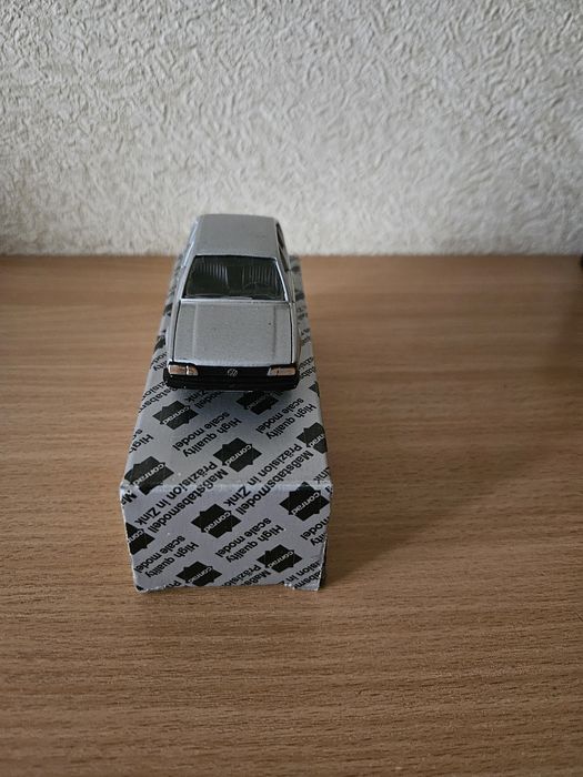Модель 1:43 volksvagen passat conrad