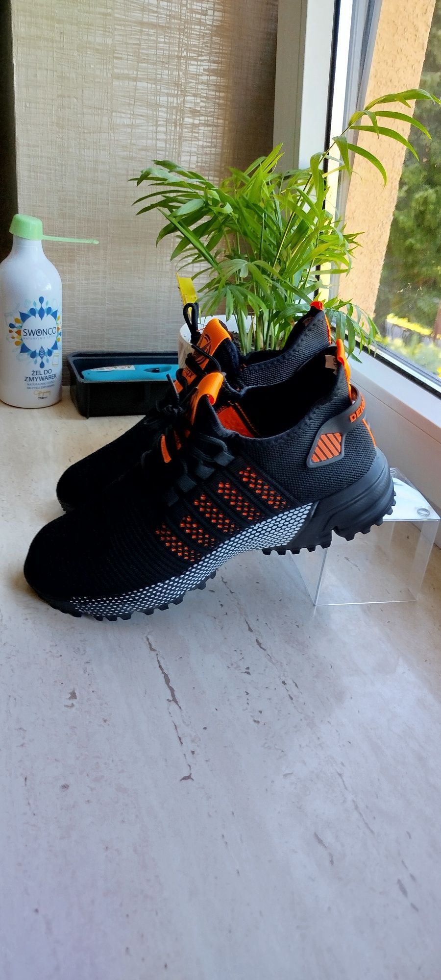 Adidasy męskie sportowe Nowe czarno pomarańczowe Roz 42 dł wkładki 27