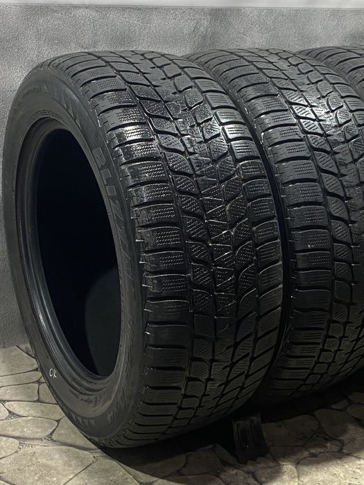 Зимова резина Bridgestone 255/55 R18