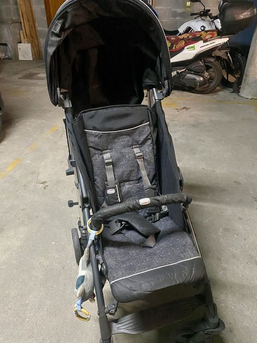 Vendo carrinho de passeio Chicco