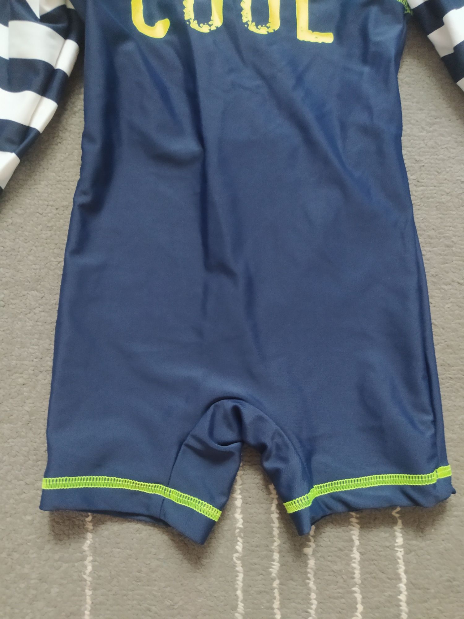 Strój kąpielowy jednoczęściowy UV Primark z rękawem