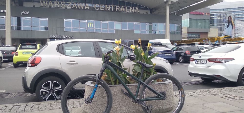 Dartmoor two6player, i9 , chromag , renthal , pike dirt pumptrak rower