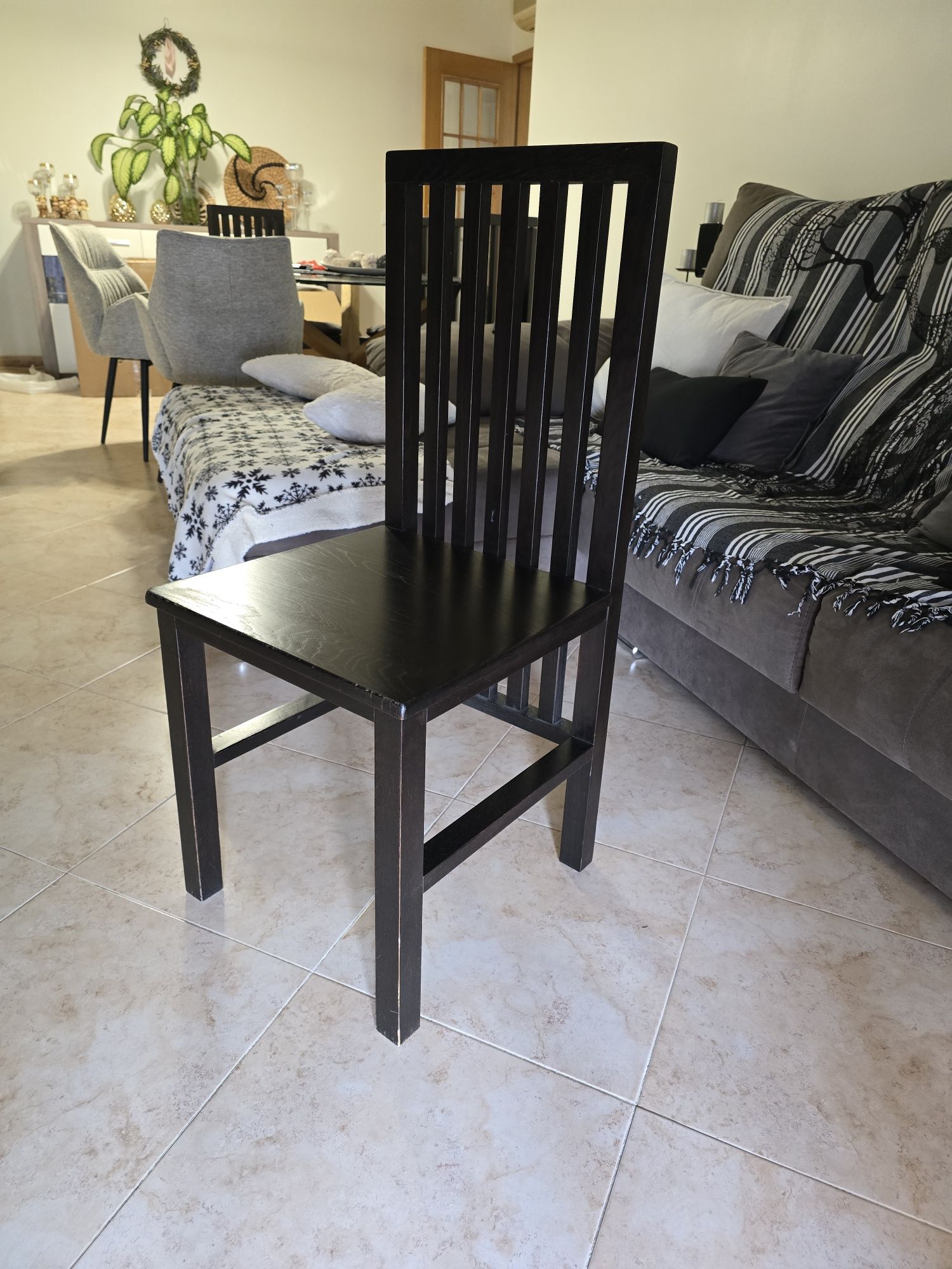 Conjunto de cadeiras de jantar