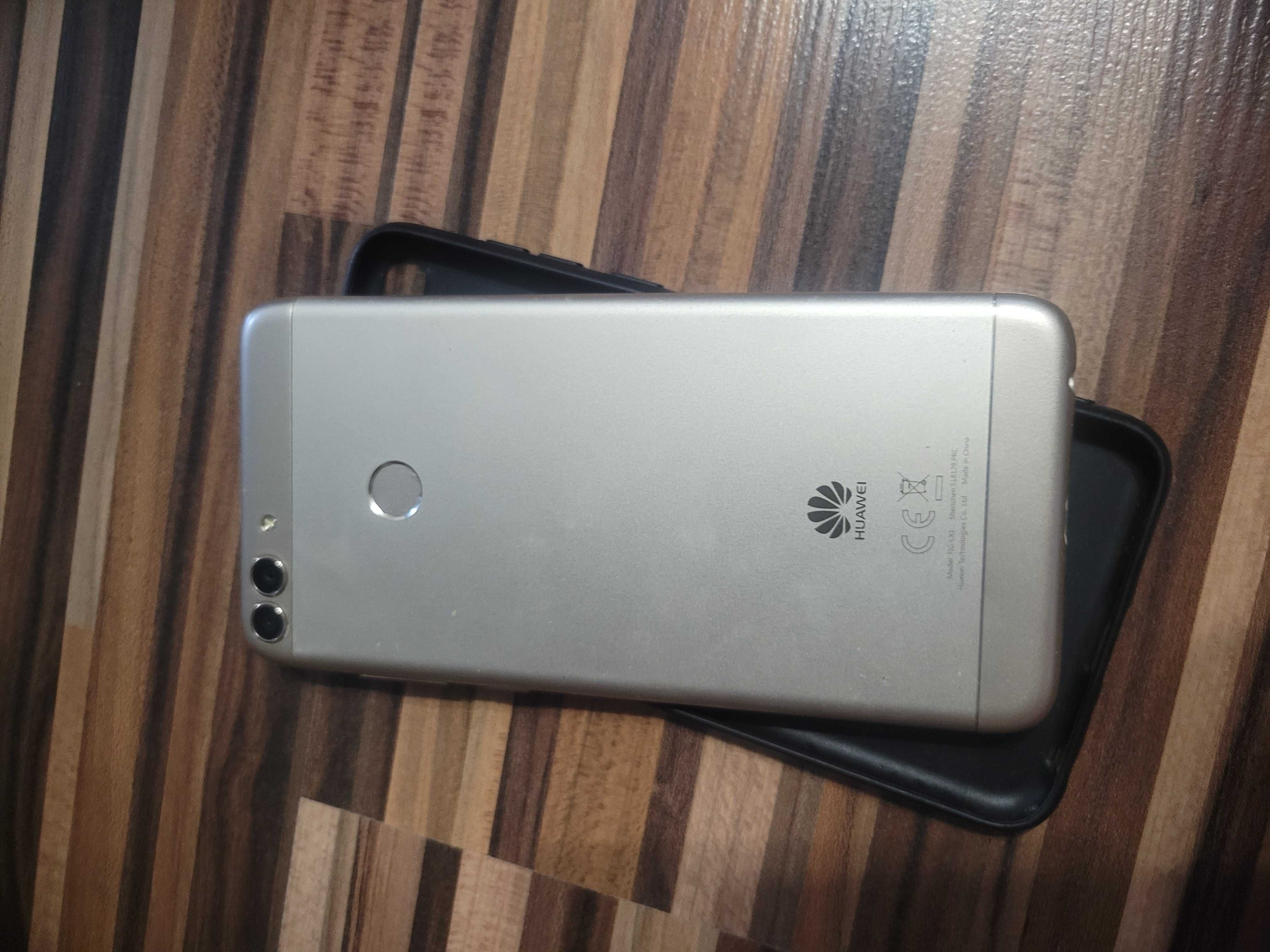 Смартфон Huawei P smart FIG-LX1