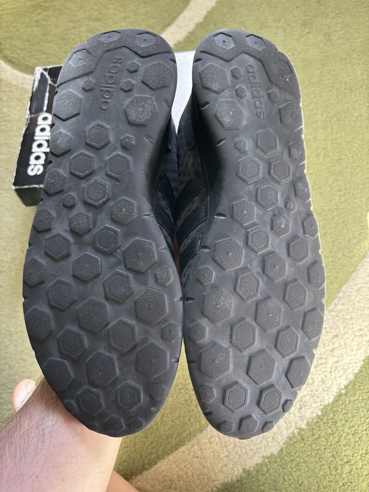 Продам кросівки Adidas Lite Racer