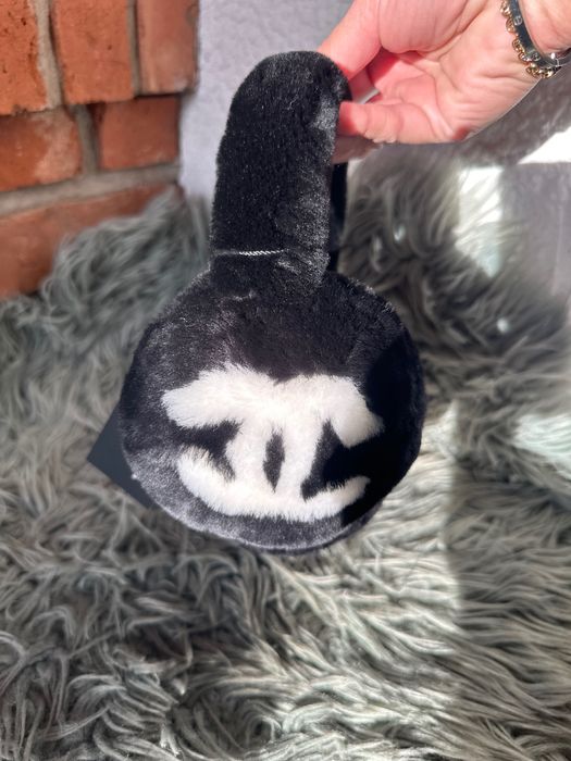 Nauszniki chanel czarne białe Logo nowe