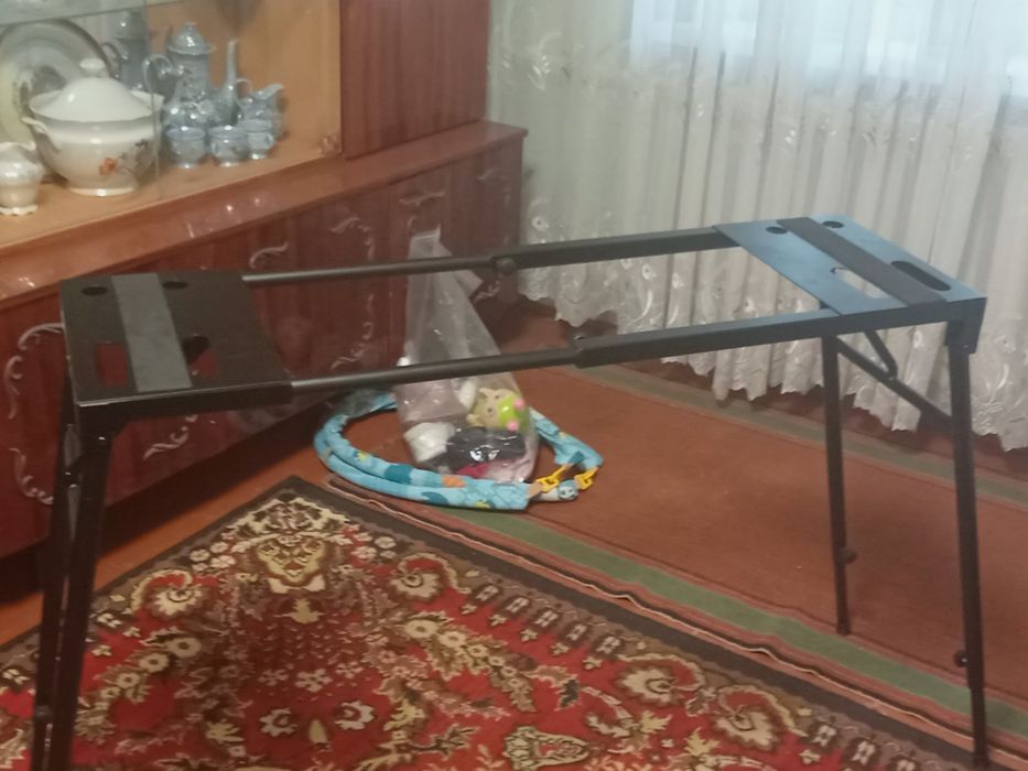 Продам стойку під синтезатор ямаха нова 3000