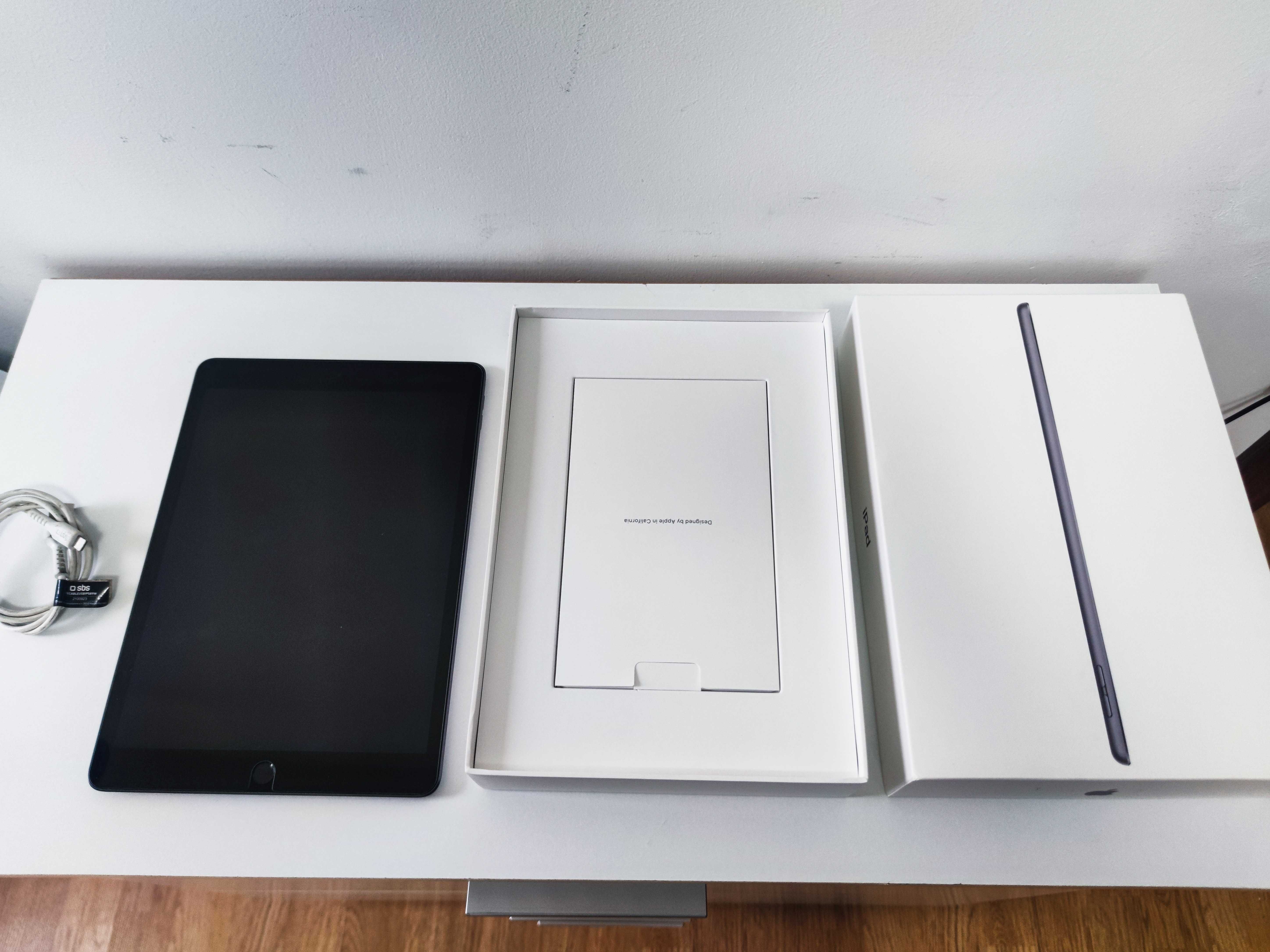 iPad 9th Gen 64GB Wi-Fi – Stan Idealny 100% + Akcesoria (rysik i etui)