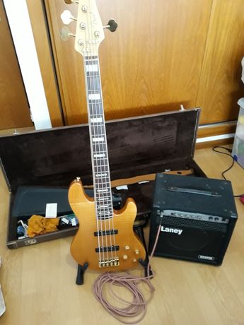 Vendo Fender Jazz Bass