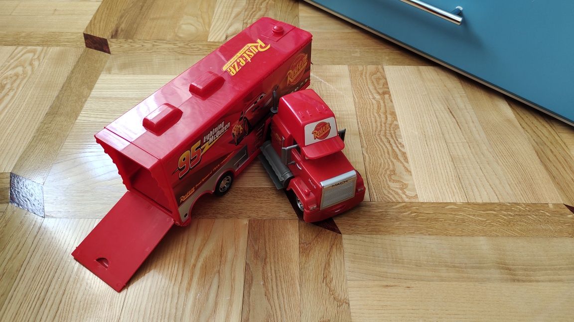 Іграшка "Вантажівка Мак"
