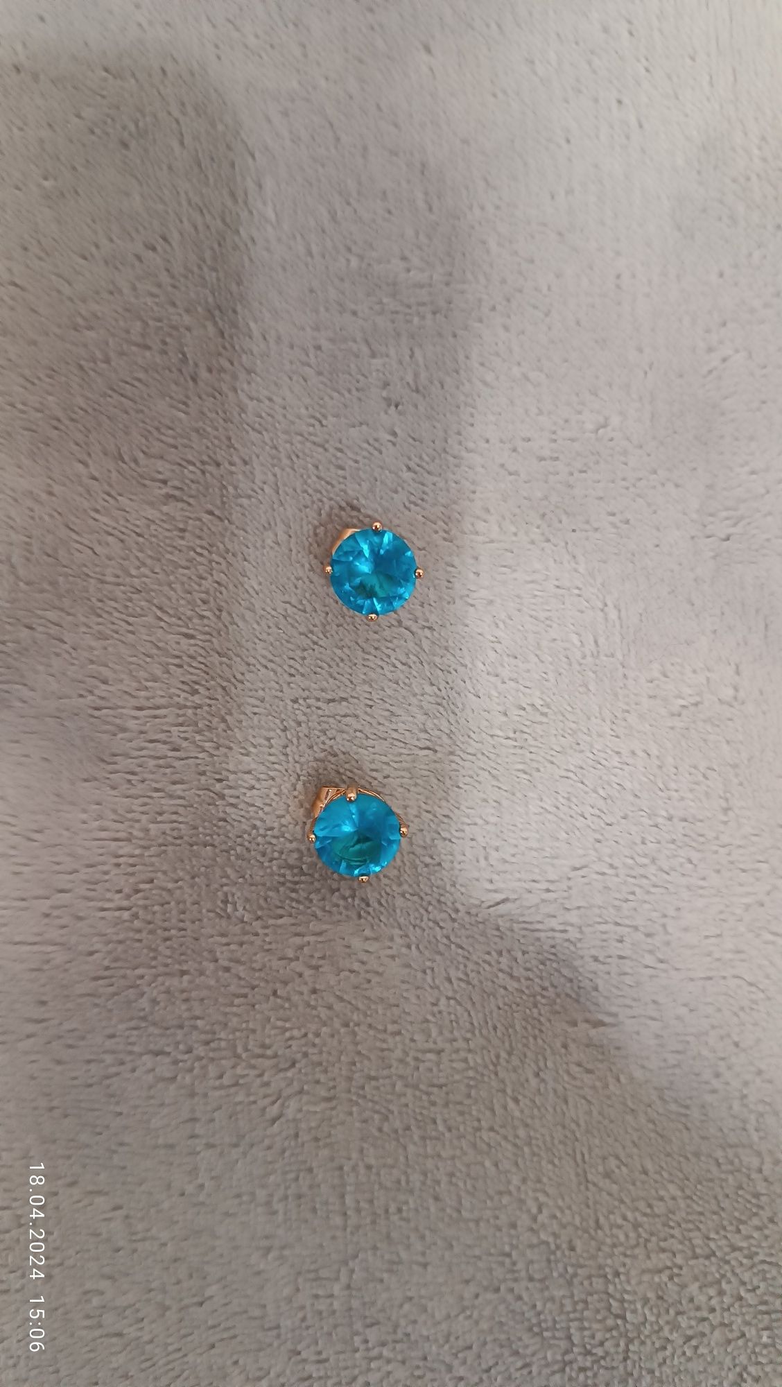 Сережки гвоздики камінці з блакитним каменем