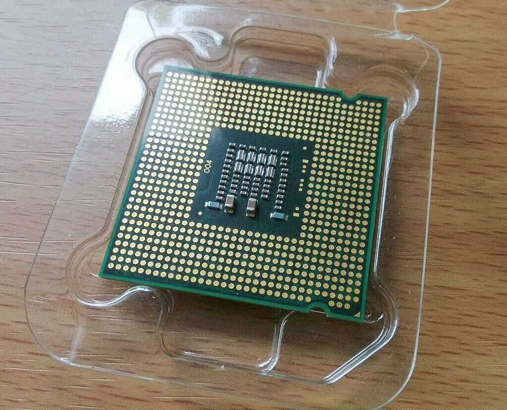 CPU Intel s775 Celeron E3300 (2 ядра, Wolfdale/2.5GHz/800MHz/1MB L2)