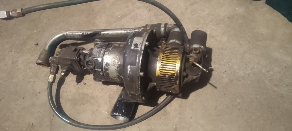 Насос підігрівала
