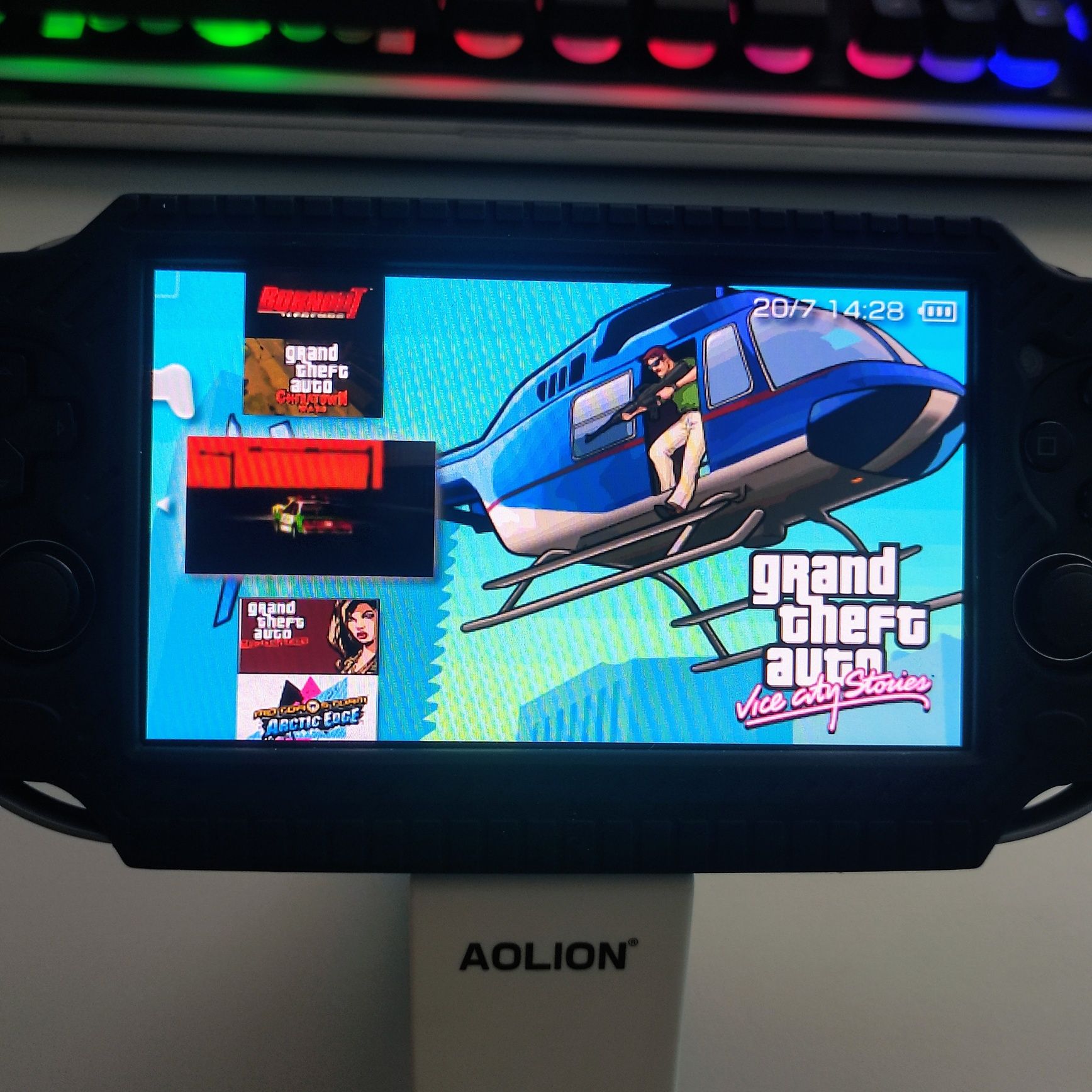 PS Vita OLED Desbloqueada 128GB + Extras