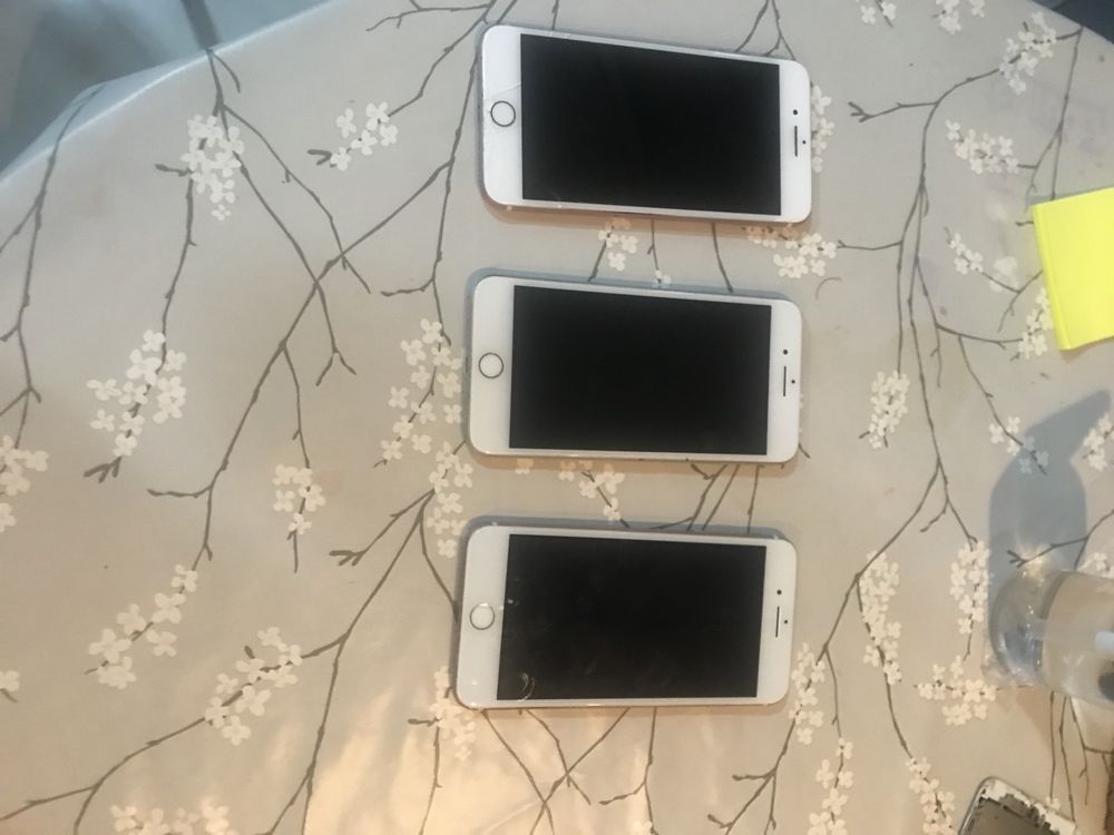 3 iPhones 7 plus + display partido peças