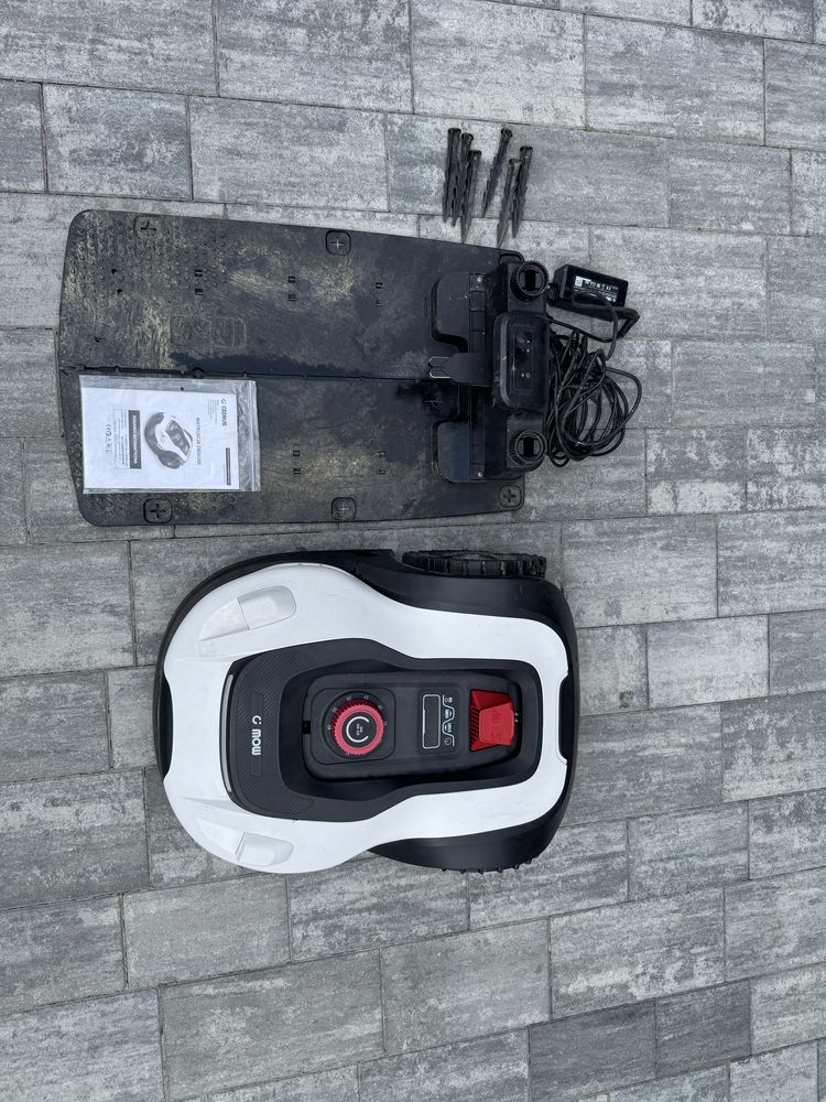 Robot koszący CEDRUS Kosiarka automatyczna C-MOW-L16+