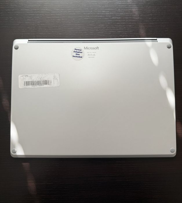 Microsoft Surgace Laptop 2 13.5“/ i5-8350/ 8GB/ 256GB SSD/ Стан нового