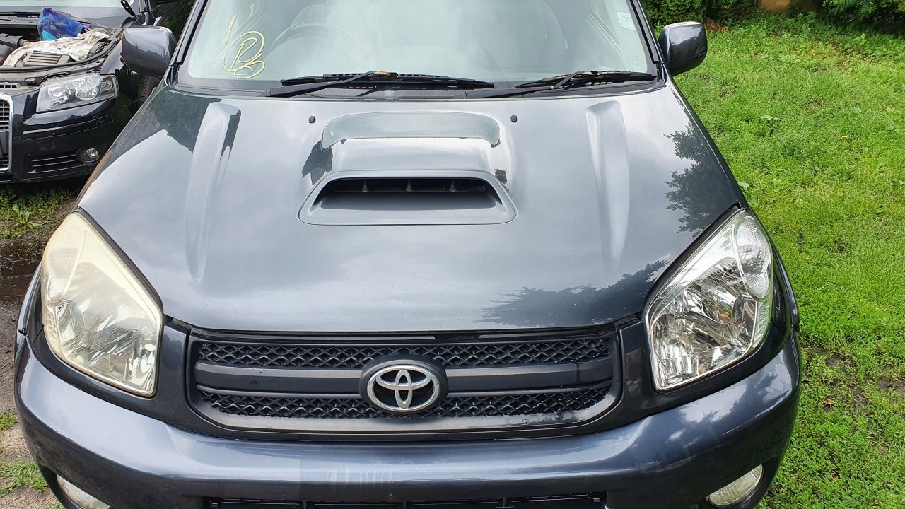 Капот Тойота рав 4 TOYOTA RAV 4 бачок