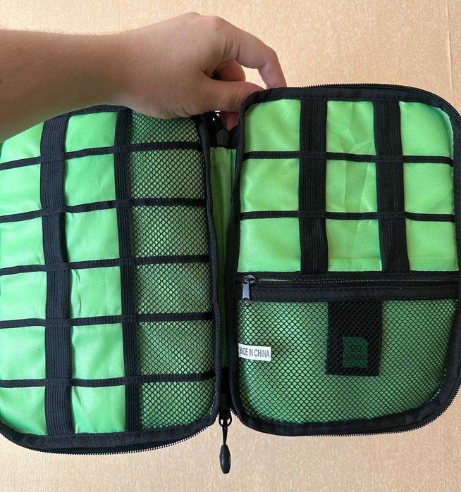 Дорожня сумка для кабелів, USB-органайзер для гаджетів в гарному стані