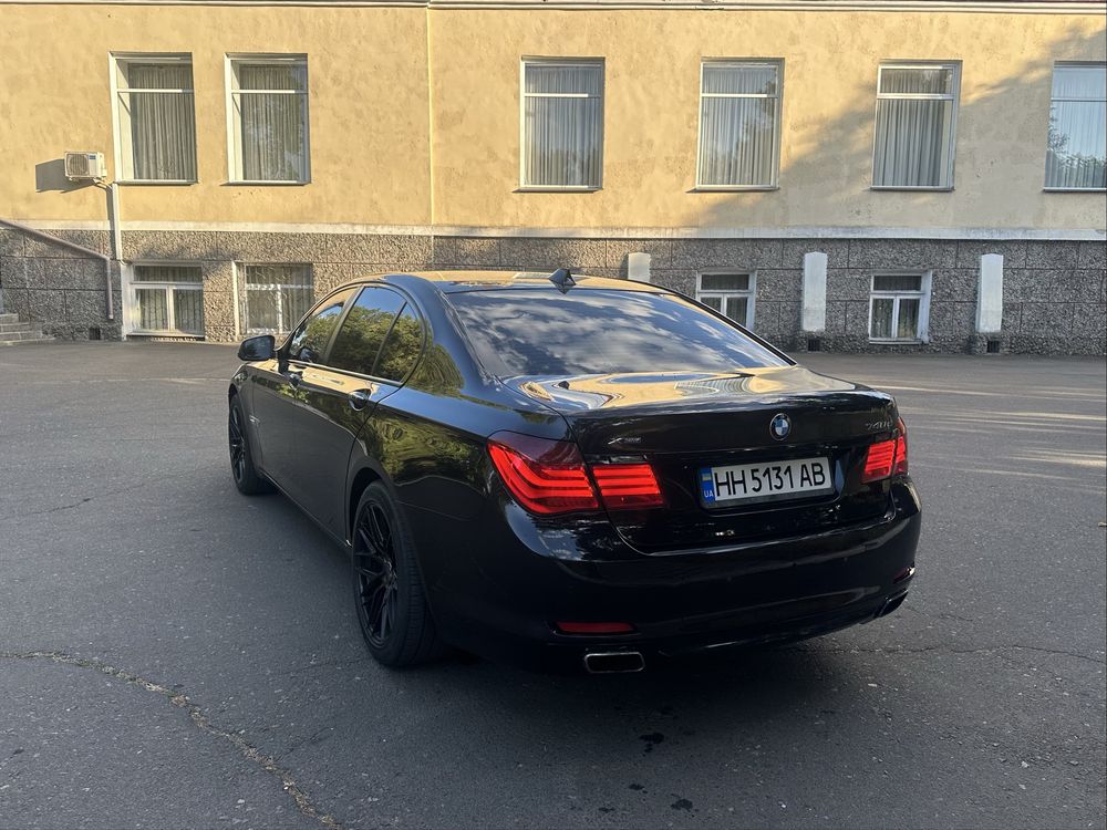 BMW 7  дизель. 740xDrive повний привід
