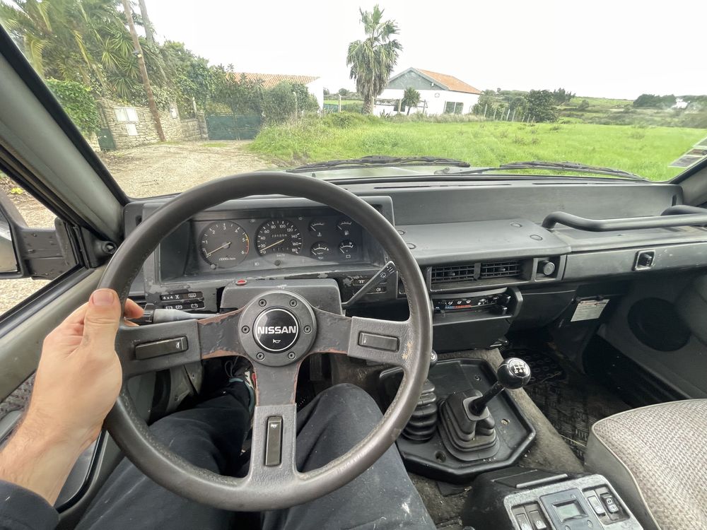 Vende-se Nissan Patrol 6 cilindros - 2800 TURBO irrepreensível.