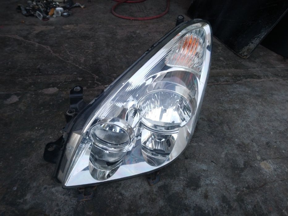 Toyota corolla verso farol optica